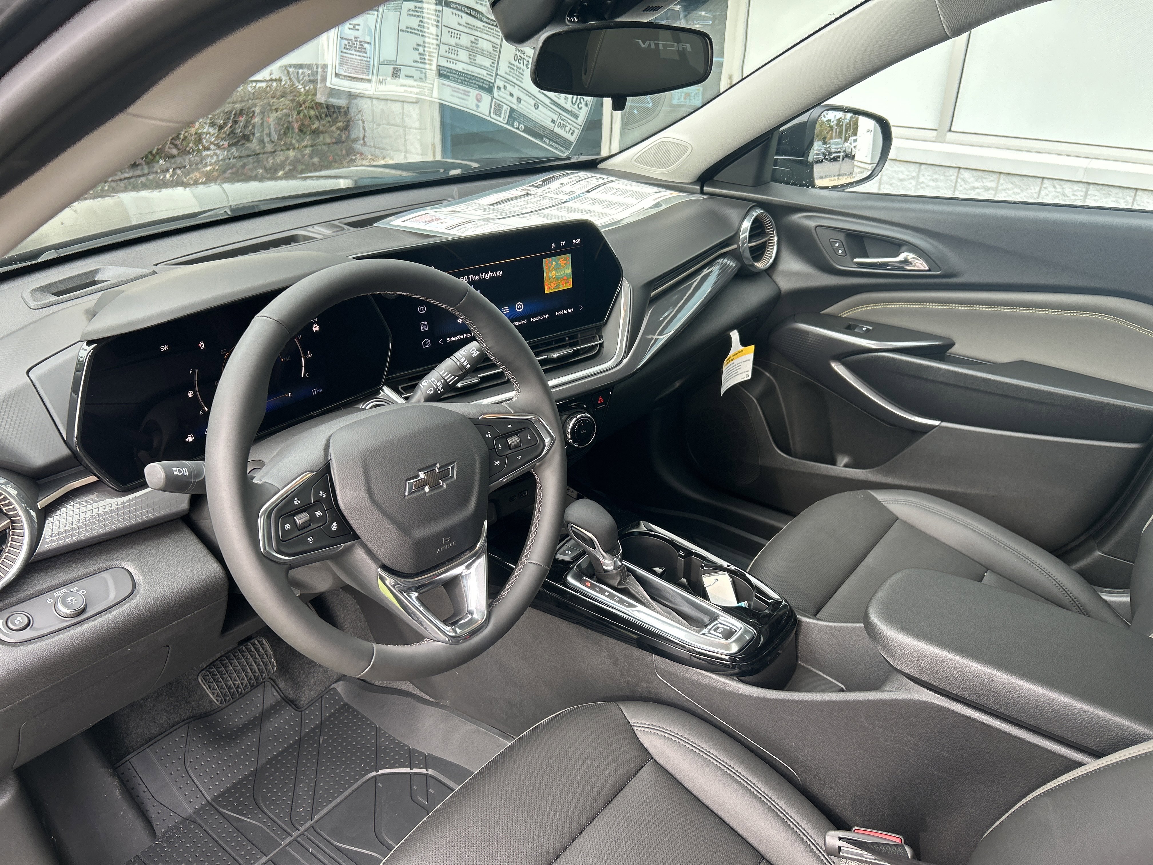 New 2025 Chevrolet Trax ACTIV w/ Sunroof Package image 14