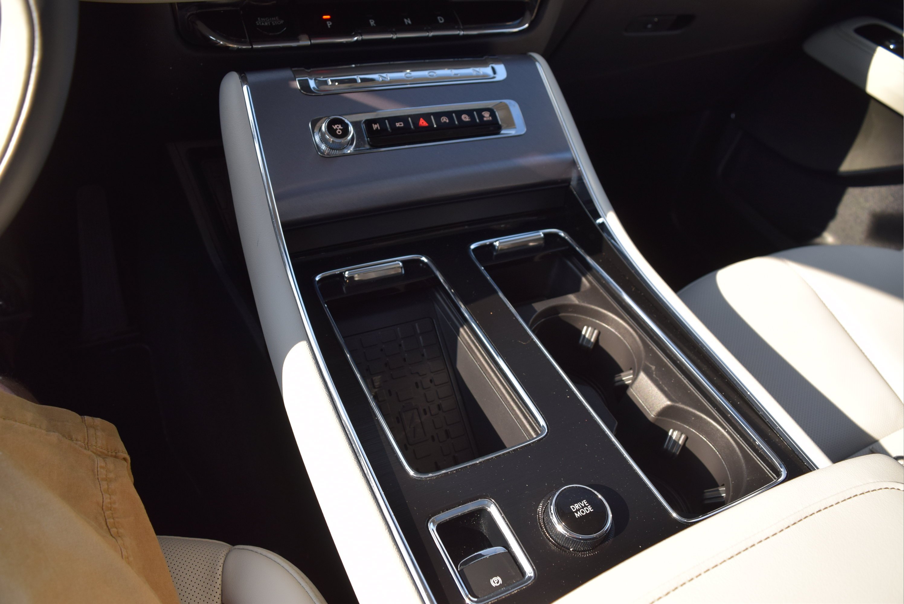 Used 2025 Lincoln Aviator AWD image 17