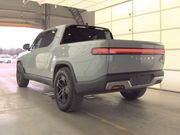 Used 2022 Rivian R1T Adventure image 3