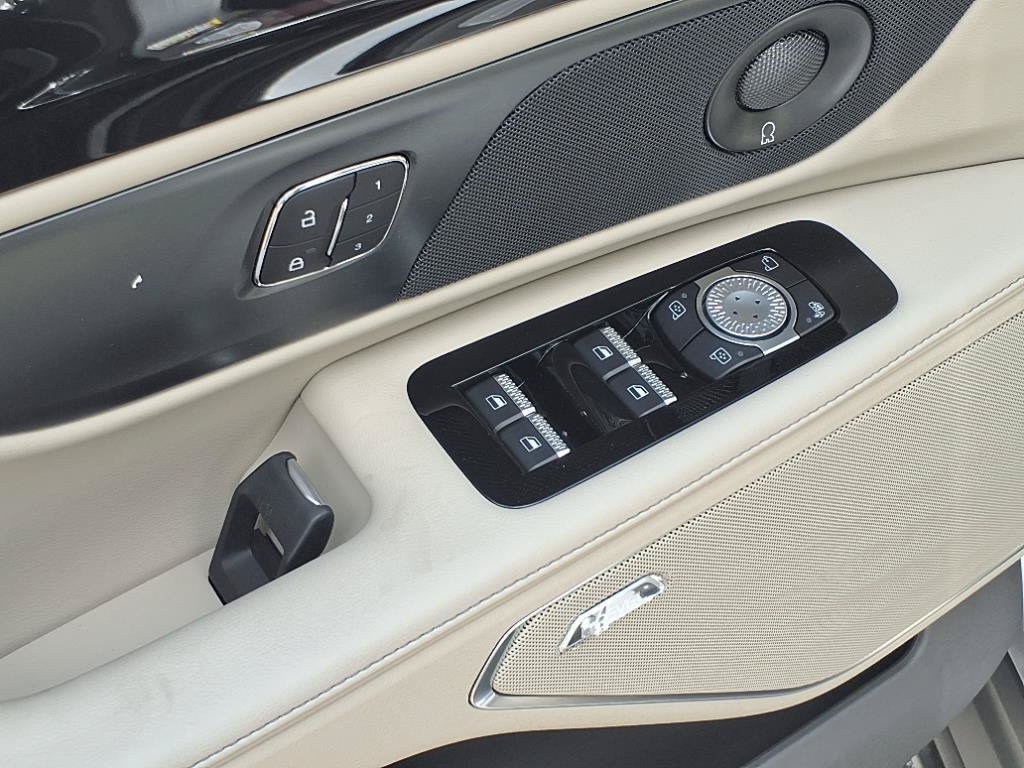 New 2025 Lincoln Nautilus Reserve w/ Jet Appearance Package AWD/4WD image 18