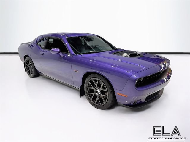 Used 2016 Dodge Challenger R/T RWD image 37