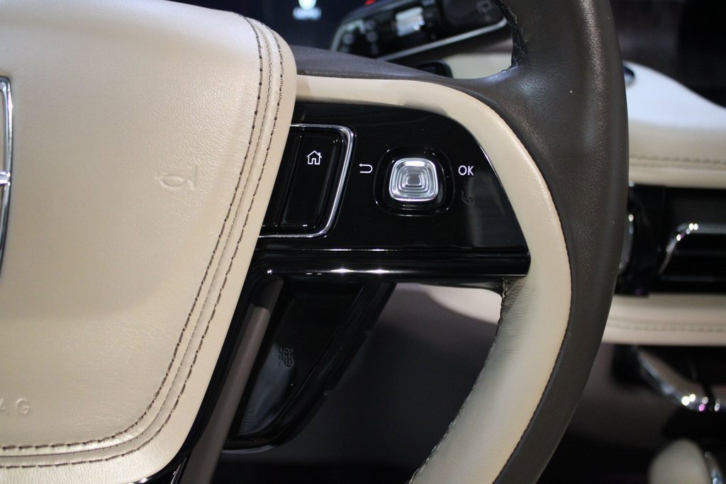 Used 2022 Lincoln Aviator Black Label w/ Class IV Trailer Tow Package image 13