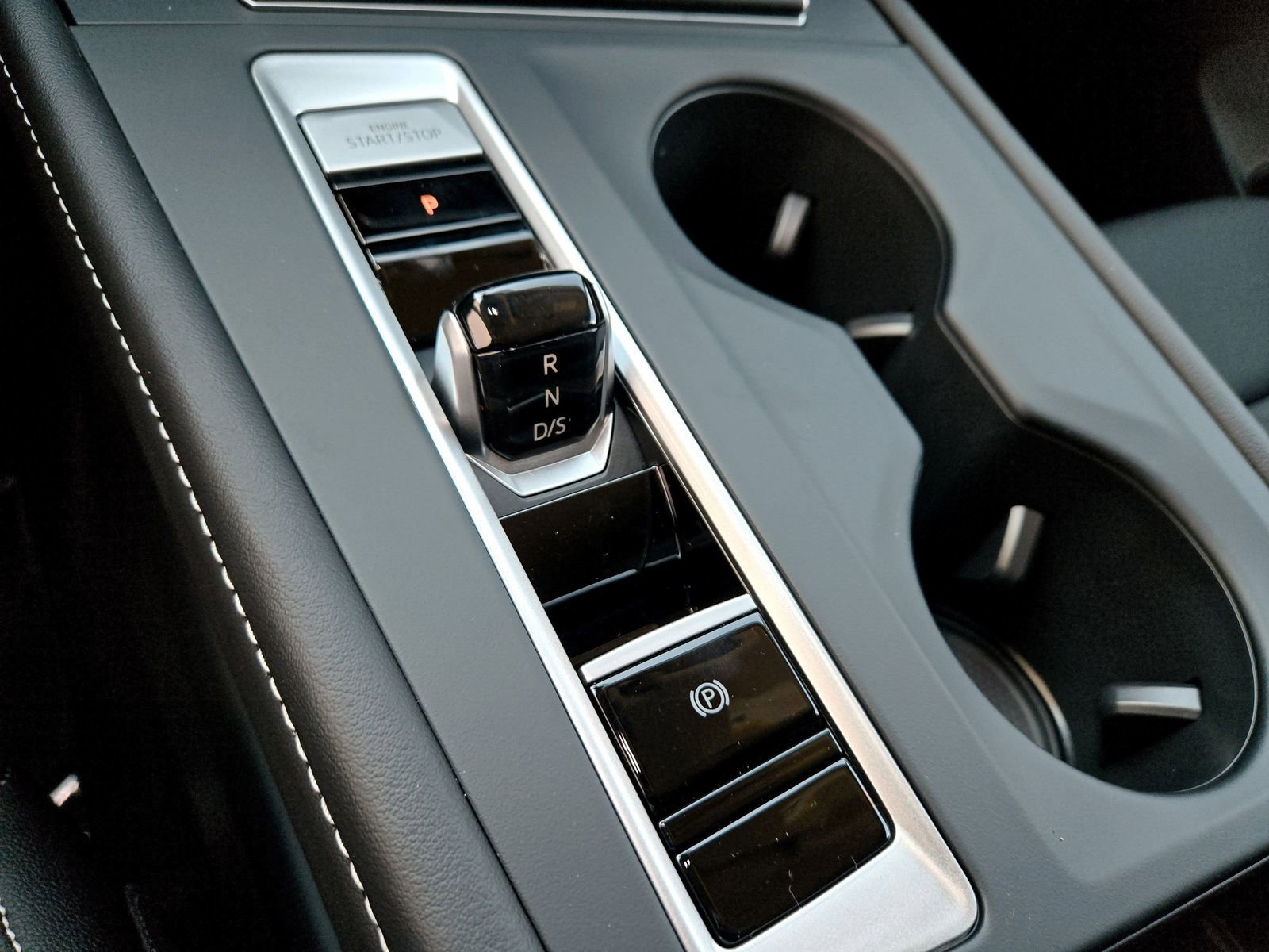 New 2026 Volkswagen Atlas SE image 14