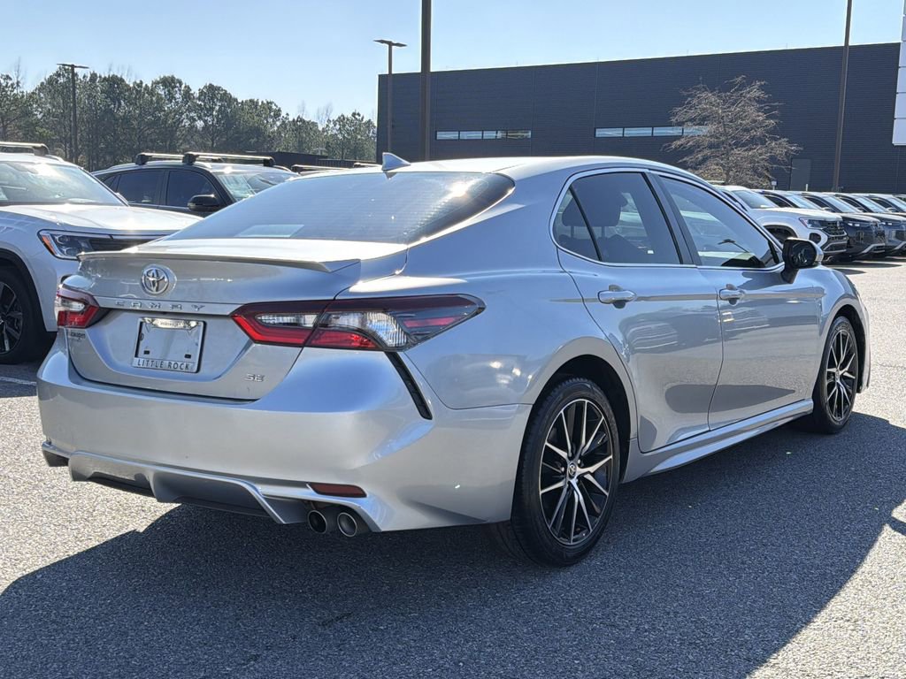 Used 2022 Toyota Camry SE image 5