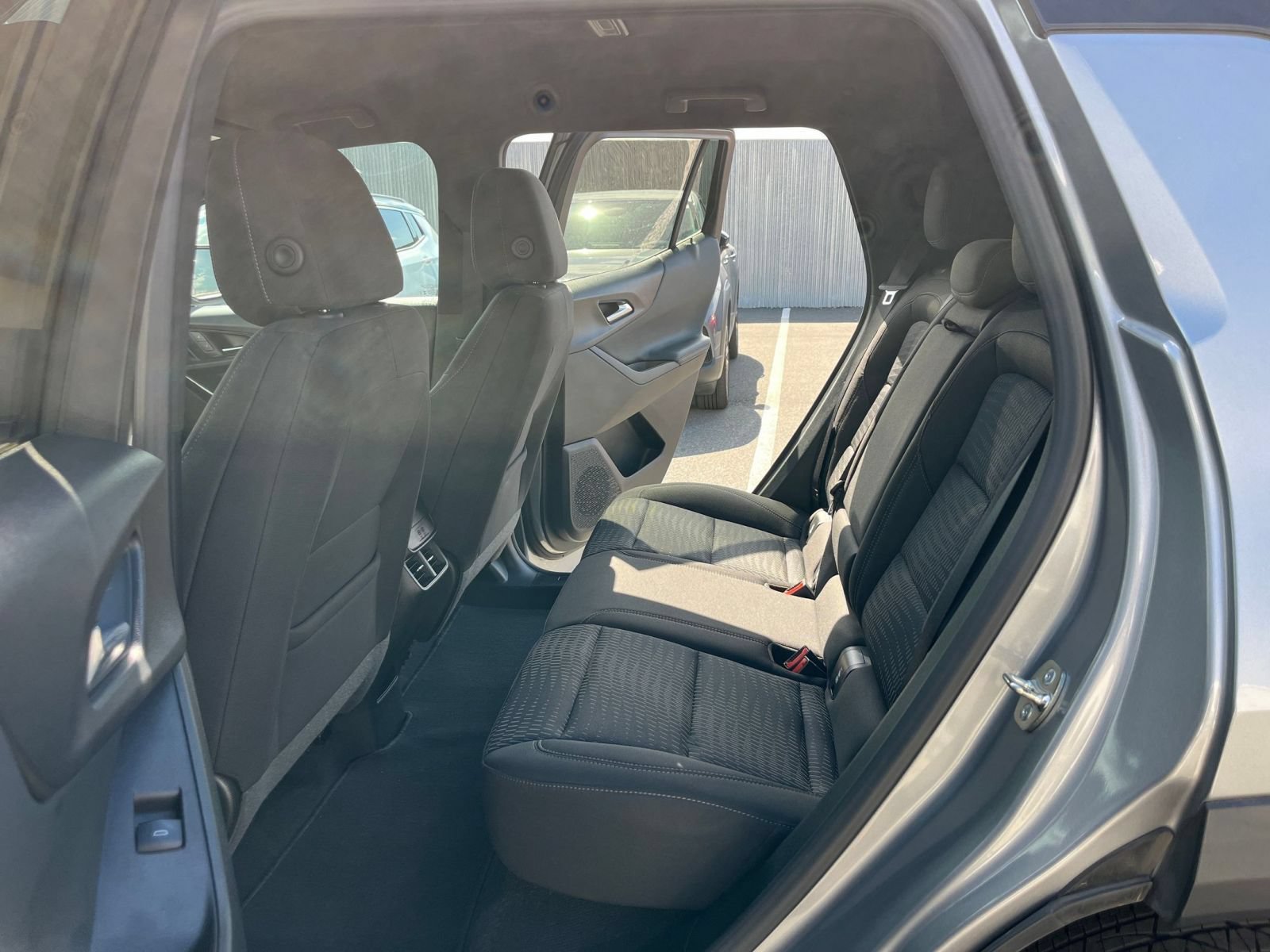 Used 2025 Chevrolet Equinox LT FWD image 26