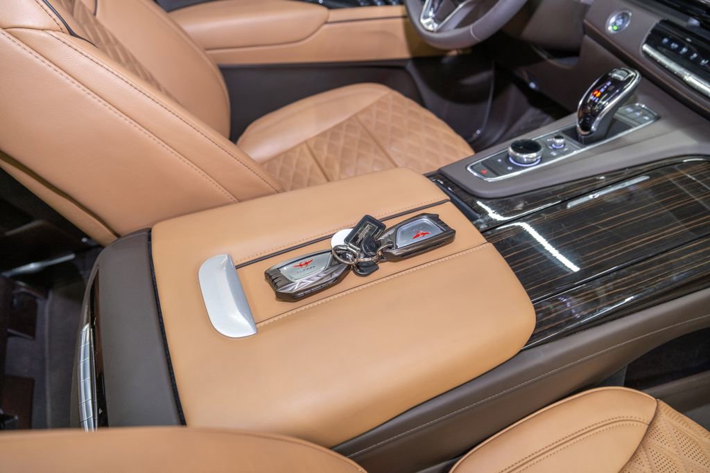 Used 2024 Cadillac Escalade Premium Luxury AWD/4WD image 51