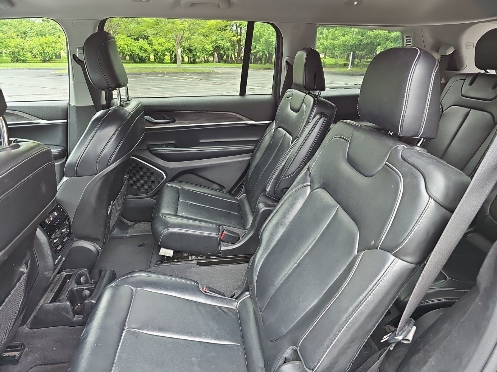 Used 2021 Jeep Grand Cherokee L Limited AWD/4WD image 16