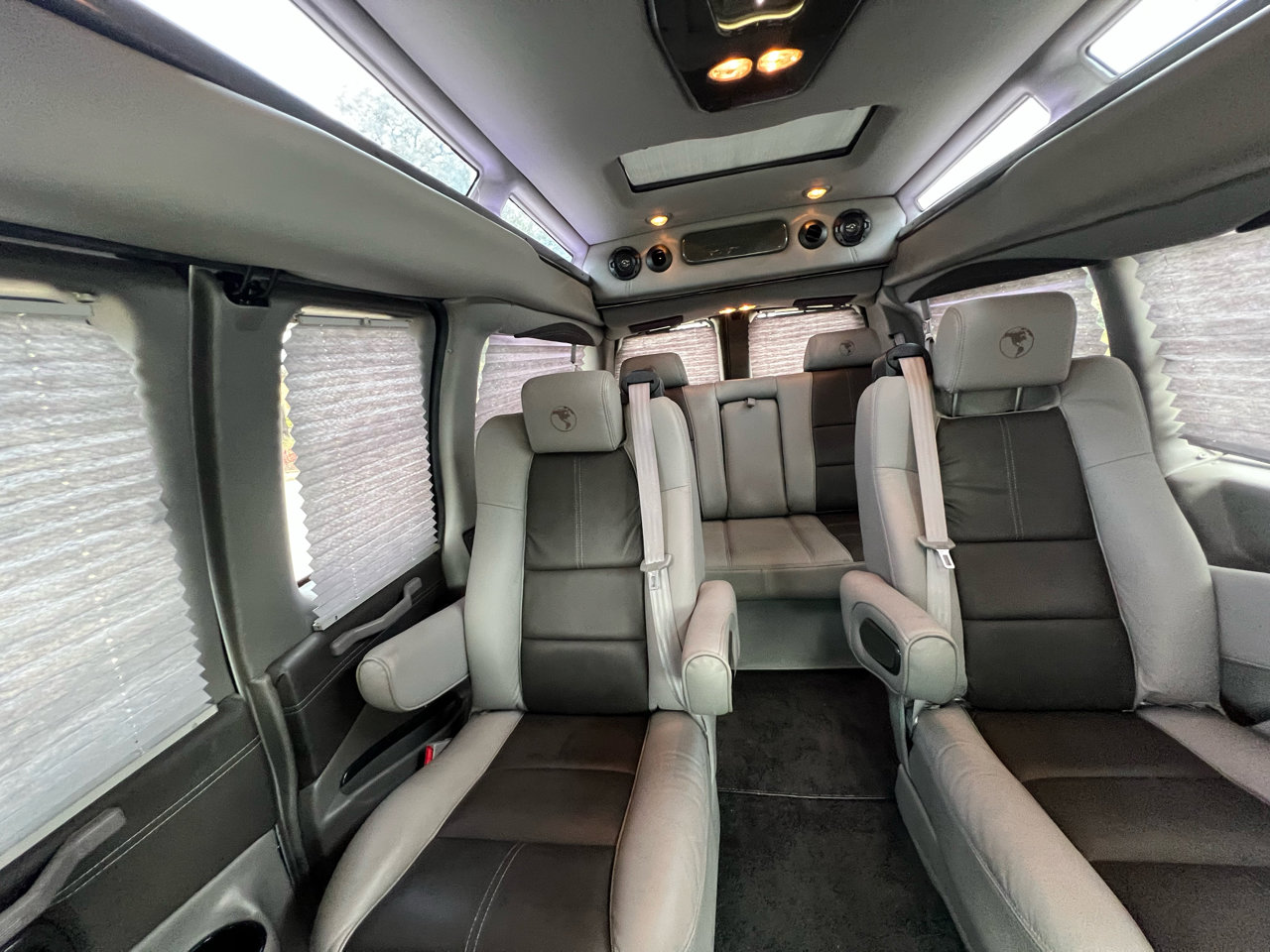 Used 2018 Chevrolet Express 2500 w/ Enhanced Convenience Package image 44