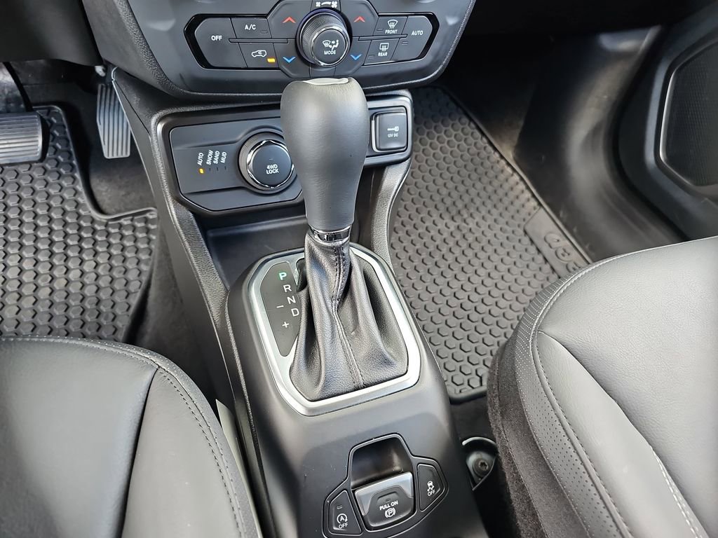 Used 2023 Jeep Renegade Limited AWD/4WD image 16