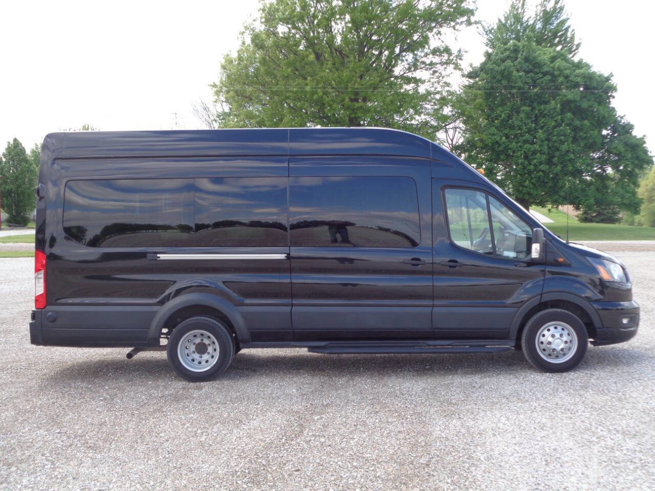 Used 2024 Ford Transit 350 XLT RWD image 5