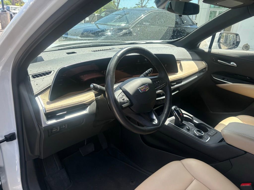 Certified 2024 Cadillac XT4 Luxury w/ Cold Weather Package FWD image 13