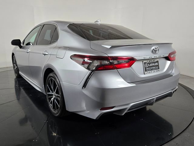 Used 2022 Toyota Camry SE w/ Carpet Mat Package (TMS) FWD image 4