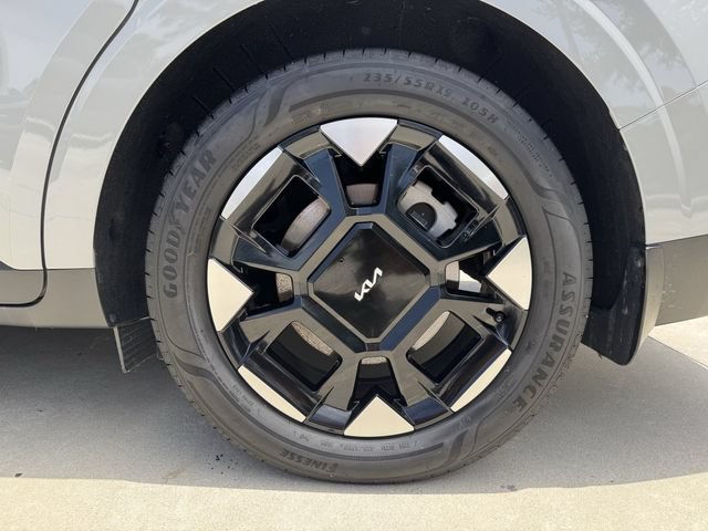 Used 2025 Kia Carnival EX FWD image 39
