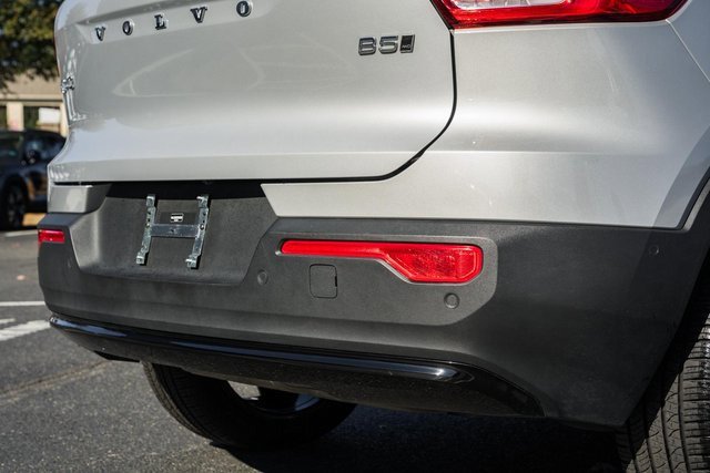 Certified 2025 Volvo XC40 B5 Plus image 8