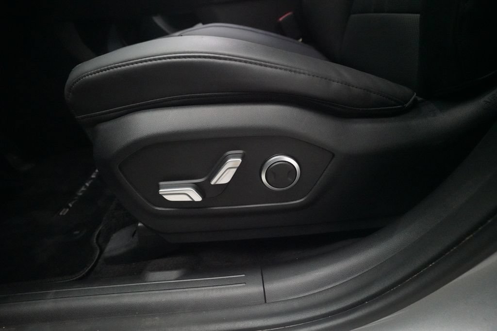 Used 2025 Hyundai Santa Fe SEL AWD/4WD image 29