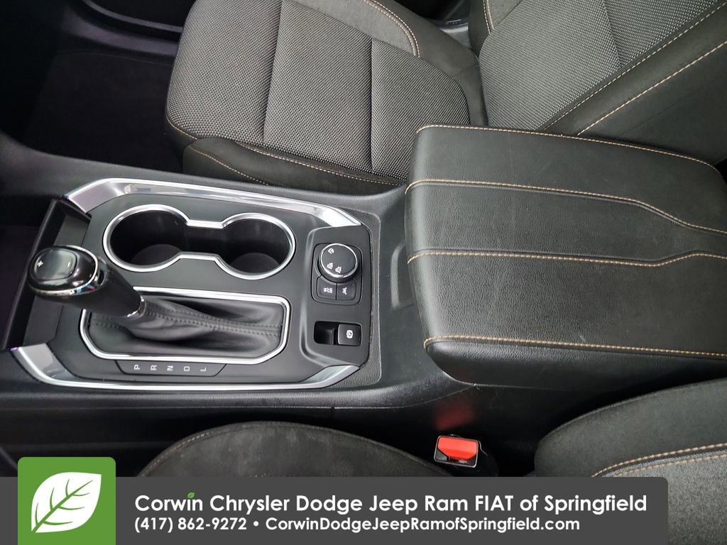 Used 2020 Chevrolet Traverse LT w/ Driver Confidence II Package AWD/4WD image 27