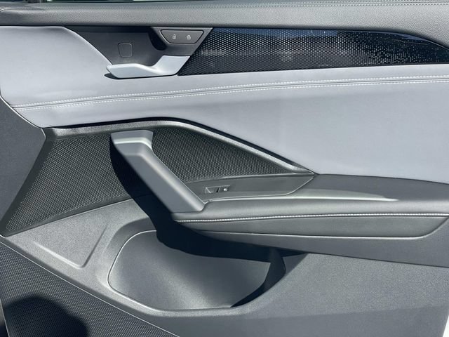 New 2026 Volkswagen Tiguan SE R-Line FWD image 27