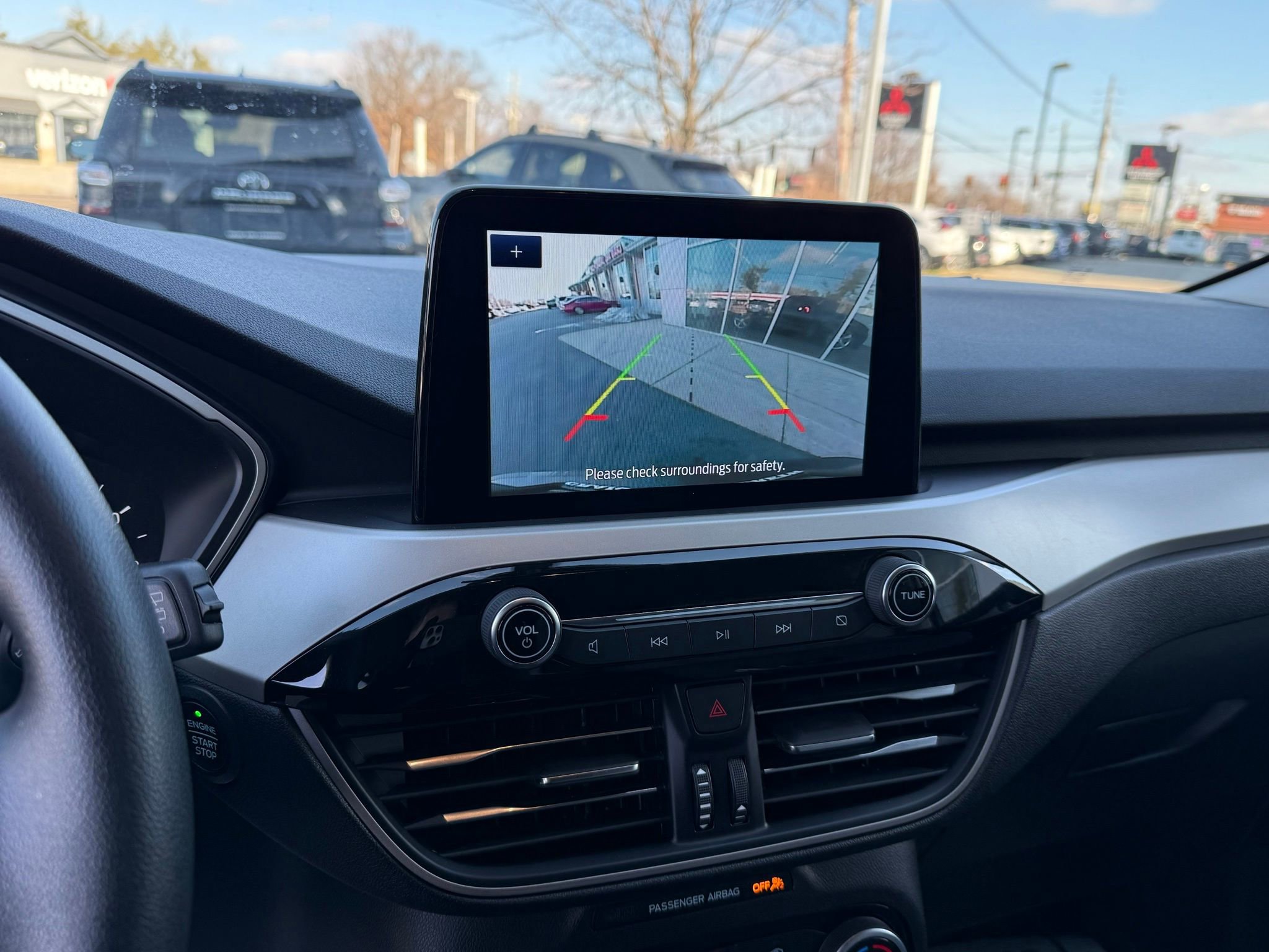 Used 2021 Ford Escape SE image 48