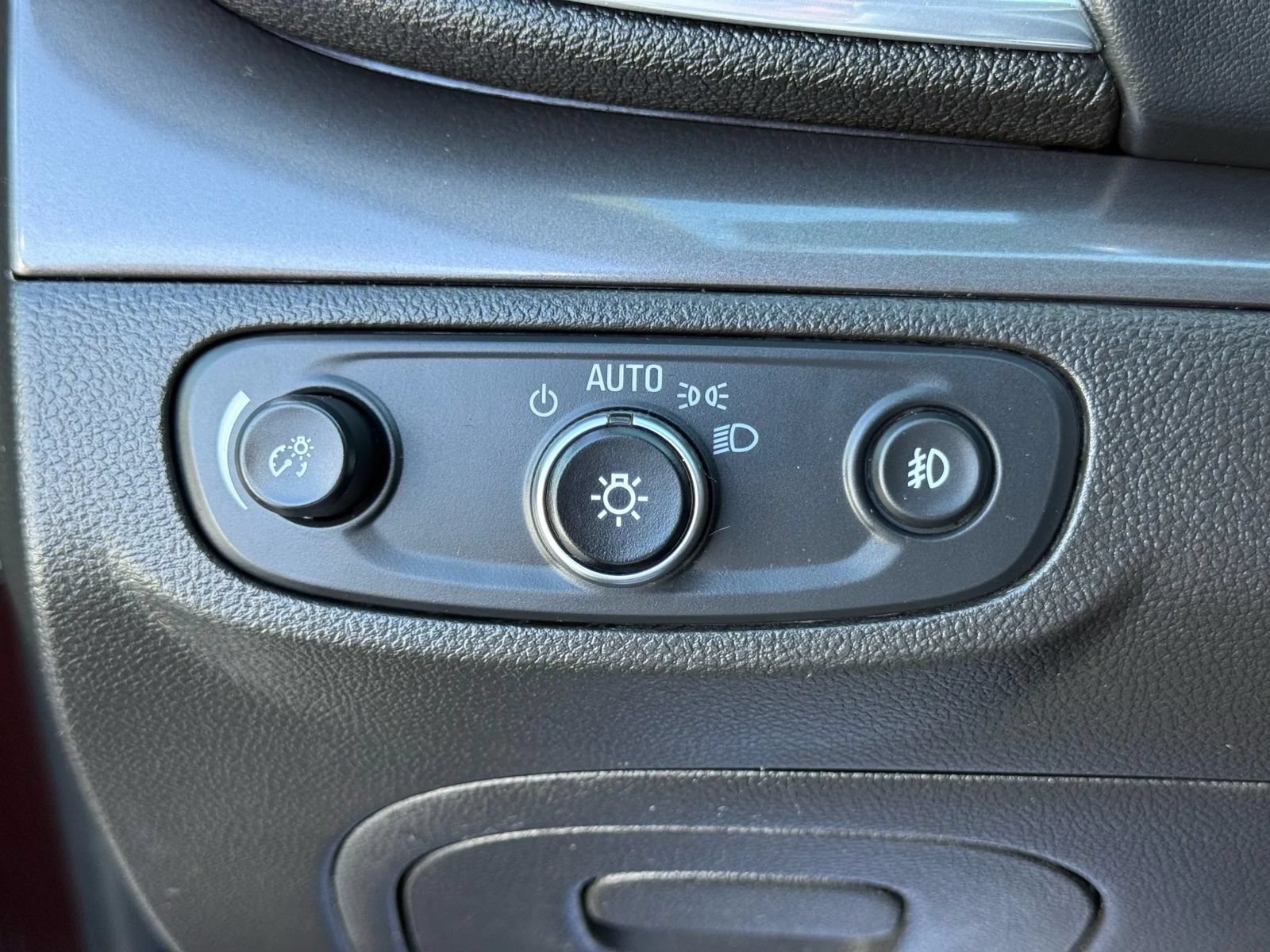Used 2017 Buick Encore Premium w/ Experience Buick Package AWD/4WD image 29