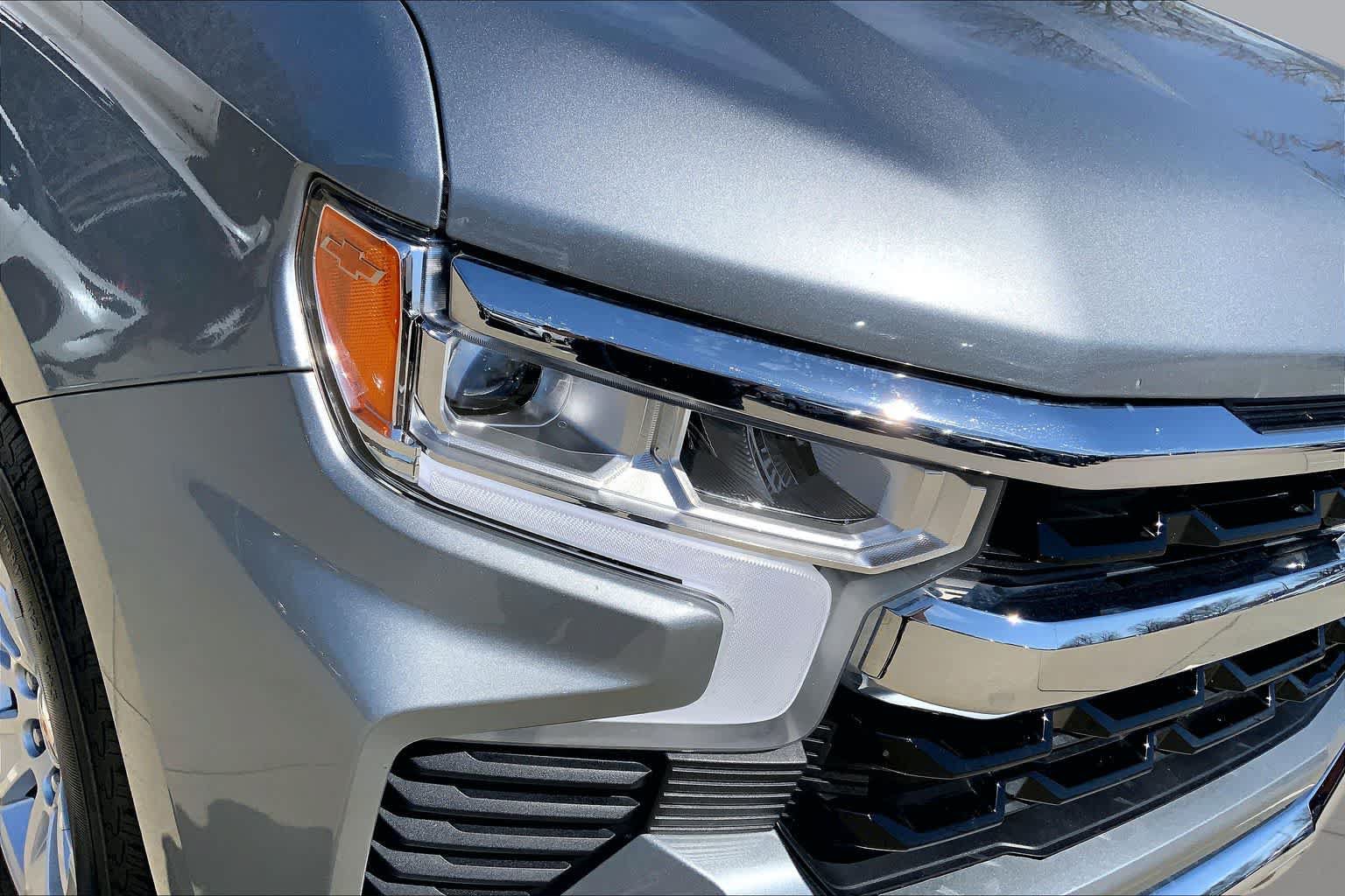 Used 2025 Chevrolet Silverado 1500 LT AWD/4WD image 43