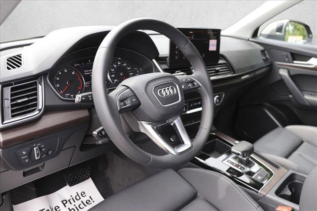 Used 2024 Audi Q5 2.0T Premium w/ Convenience Package AWD/4WD image 10