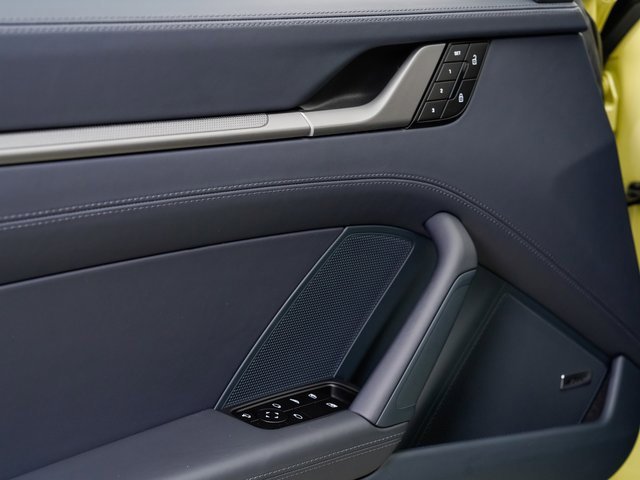 Certified 2025 Porsche 911 Carrera image 7