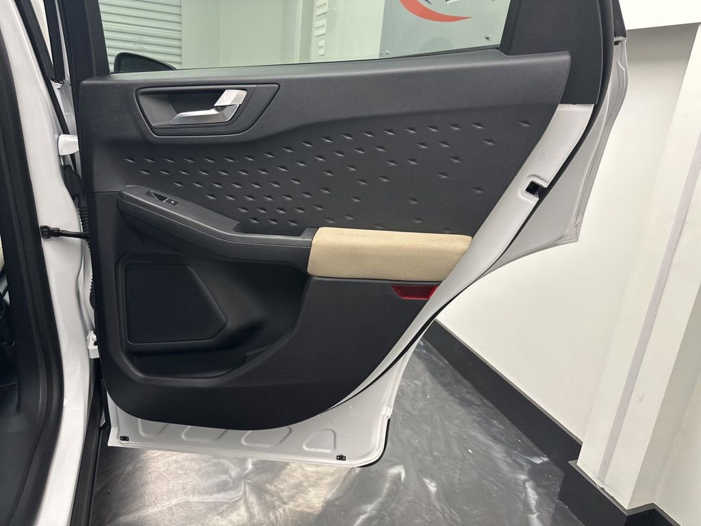 Used 2020 Ford Escape SE Sport image 12