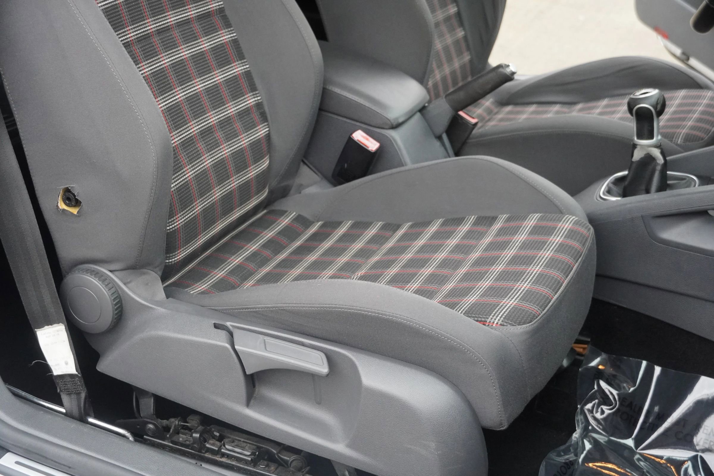 Used 2007 Volkswagen GTI 2.0T 2-Door image 28