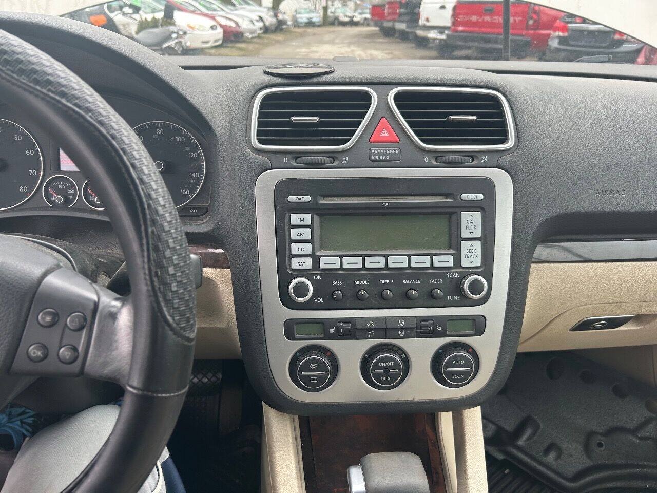 Used 2007 Volkswagen Eos 2.0T FWD image 18