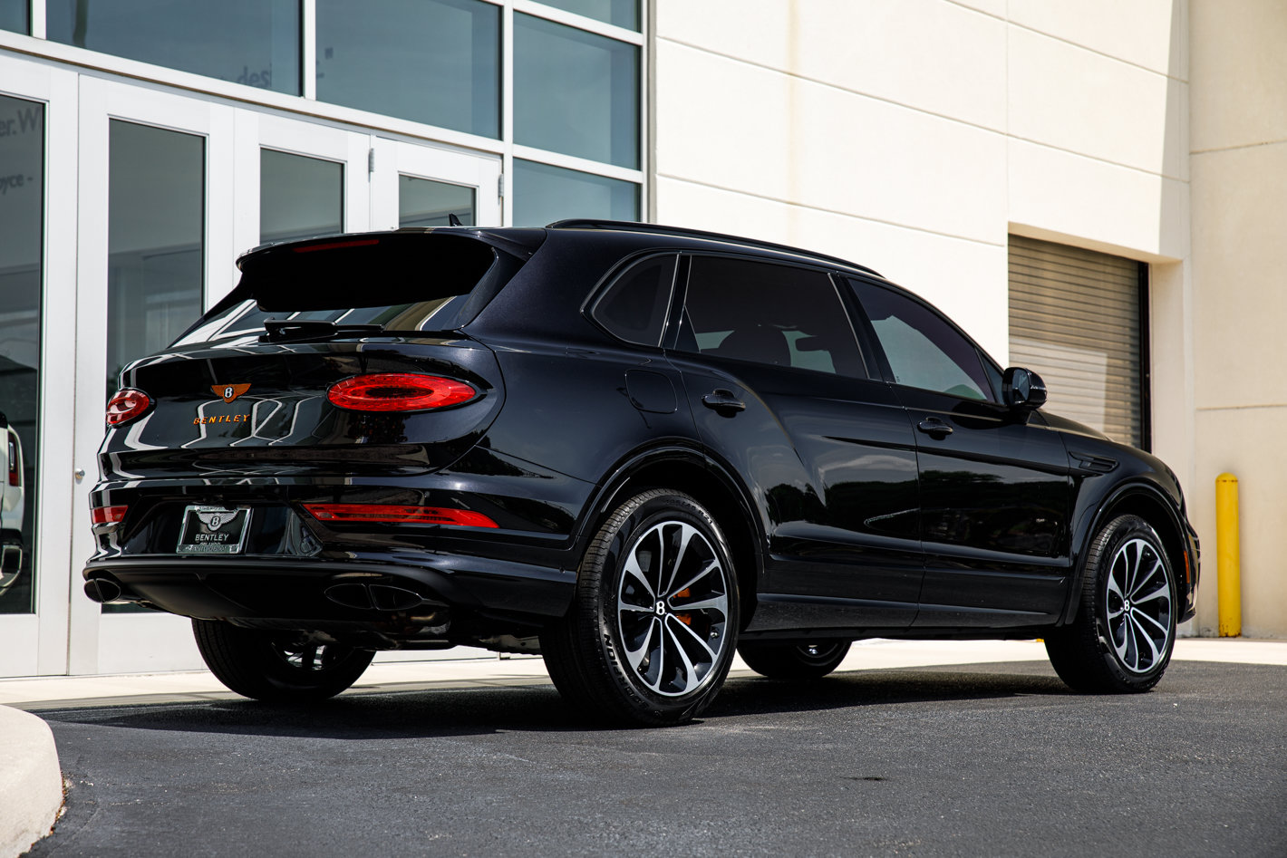 Certified 2023 Bentley Bentayga Extended Wheelbase AWD/4WD image 7