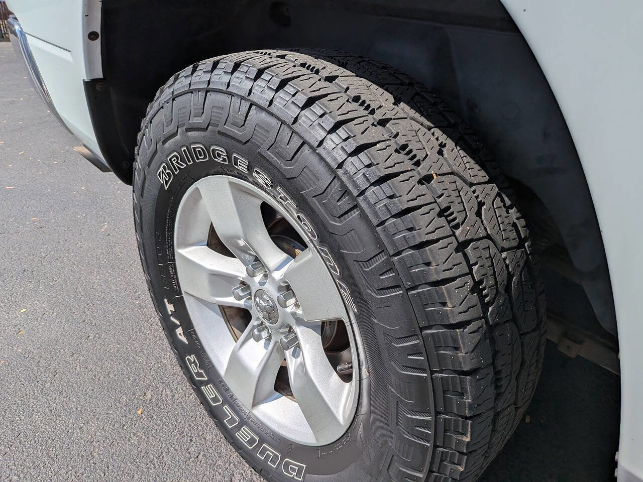 Used 2017 RAM 1500 Classic SLT AWD/4WD image 27