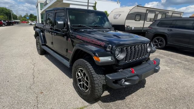 Used 2024 Jeep Gladiator Rubicon AWD/4WD image 4