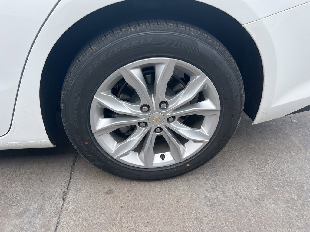 Used 2024 Chevrolet Malibu LT image 9