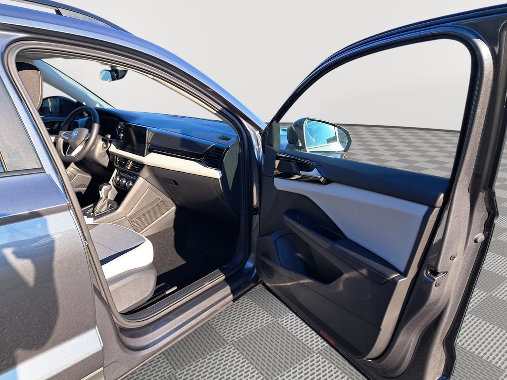 New 2025 Volkswagen Taos S image 17