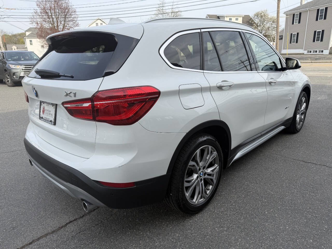 Used 2017 BMW X1 xDrive28i AWD/4WD image 9