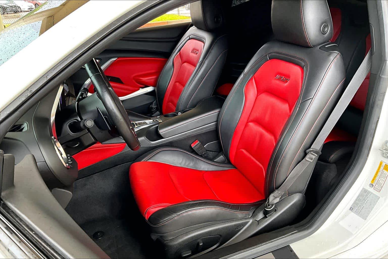 Used 2018 Chevrolet Camaro SS RWD image 7