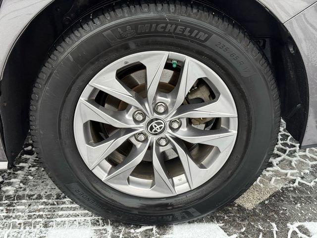 Certified 2021 Toyota Sienna XLE image 37