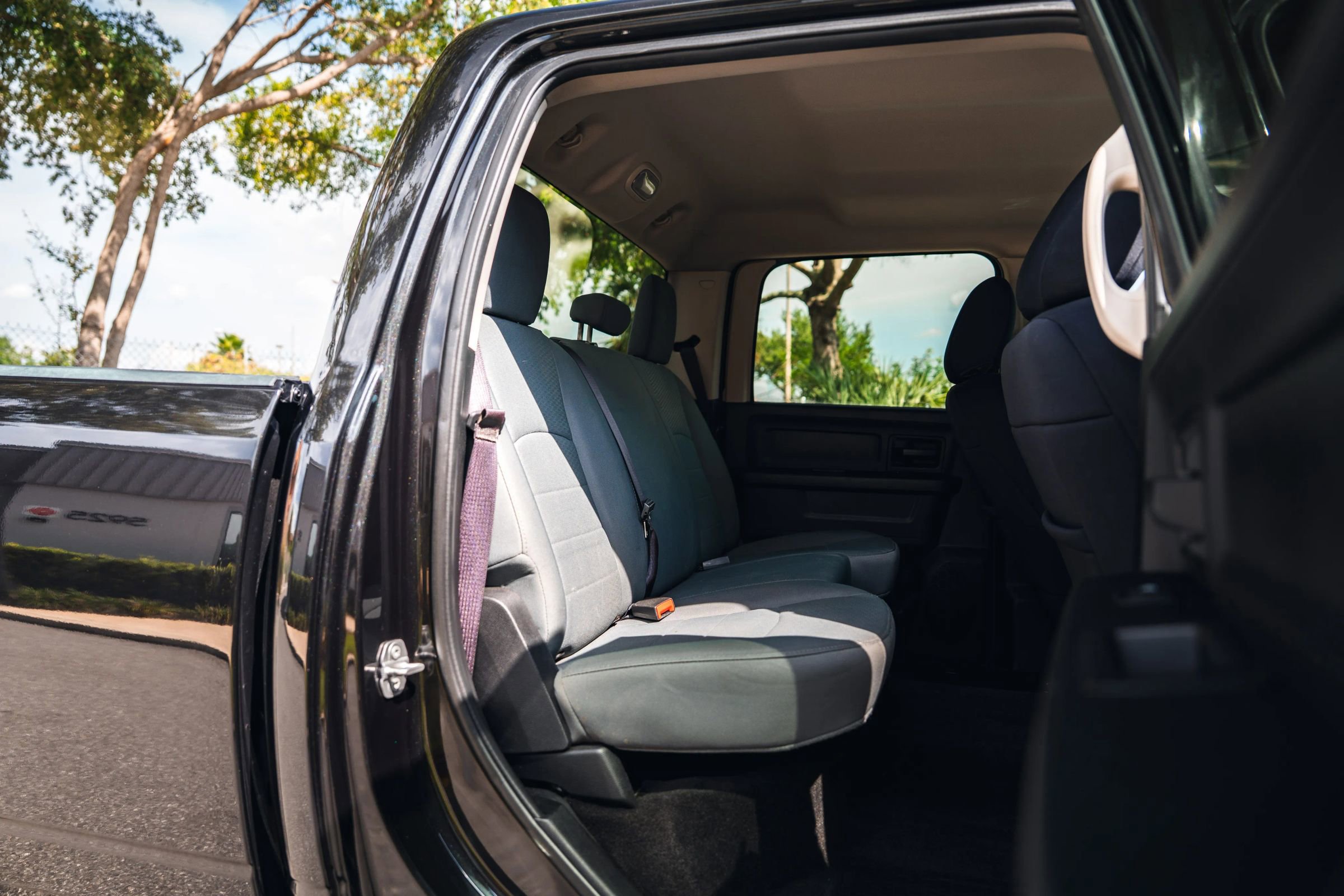 Used 2017 RAM 3500 Tradesman w/ Chrome Appearance Group image 17