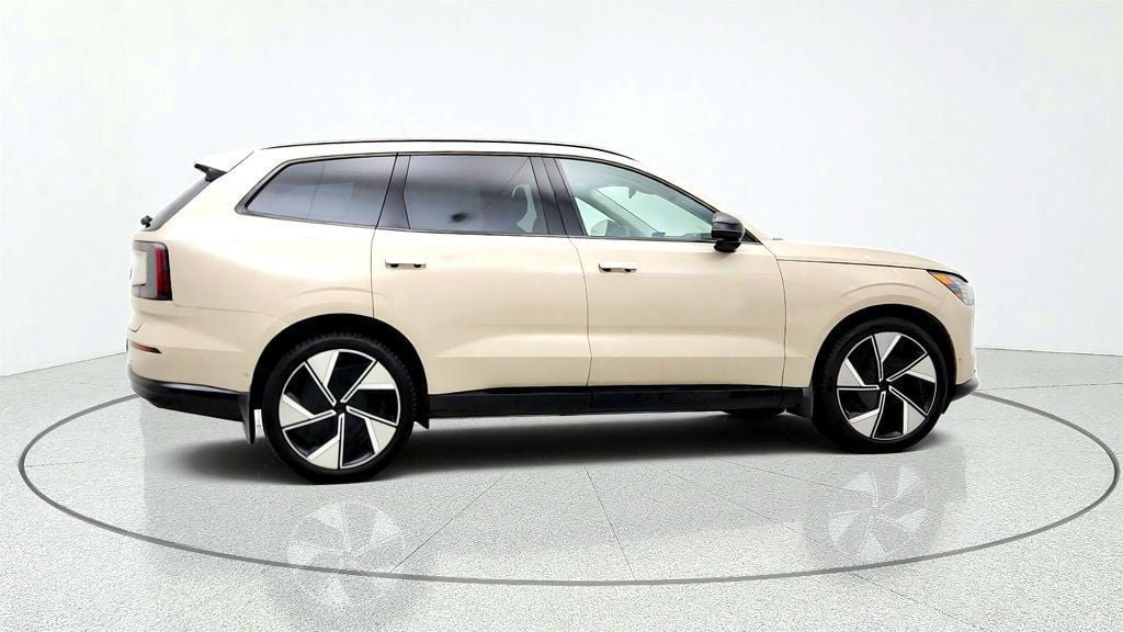 Used 2025 Volvo EX90 Ultra AWD/4WD image 4