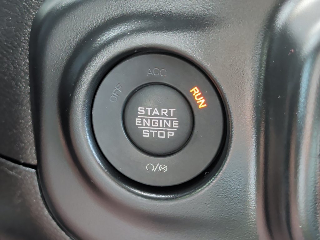 Used 2022 Jeep Wrangler Unlimited Sahara w/ Cold Weather Group AWD/4WD image 26