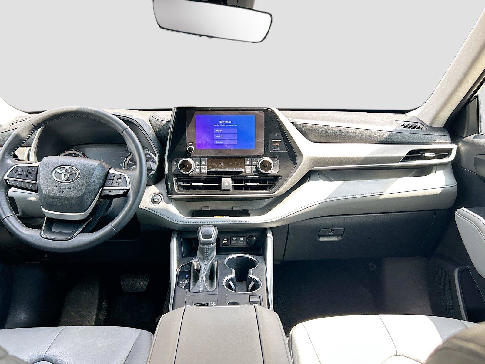 Used 2024 Toyota Highlander XLE FWD image 19