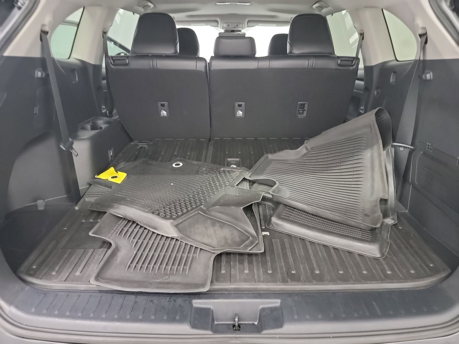 Used 2022 Toyota Highlander XLE AWD/4WD image 26