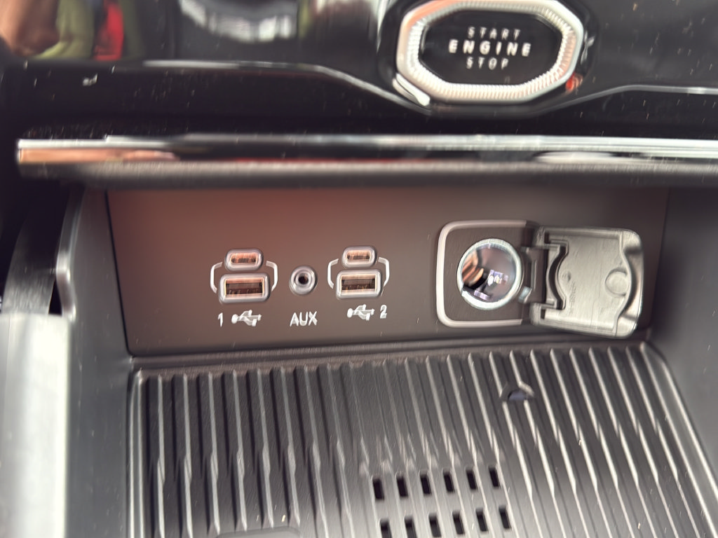 New 2026 Jeep Grand Cherokee Altitude AWD/4WD image 28