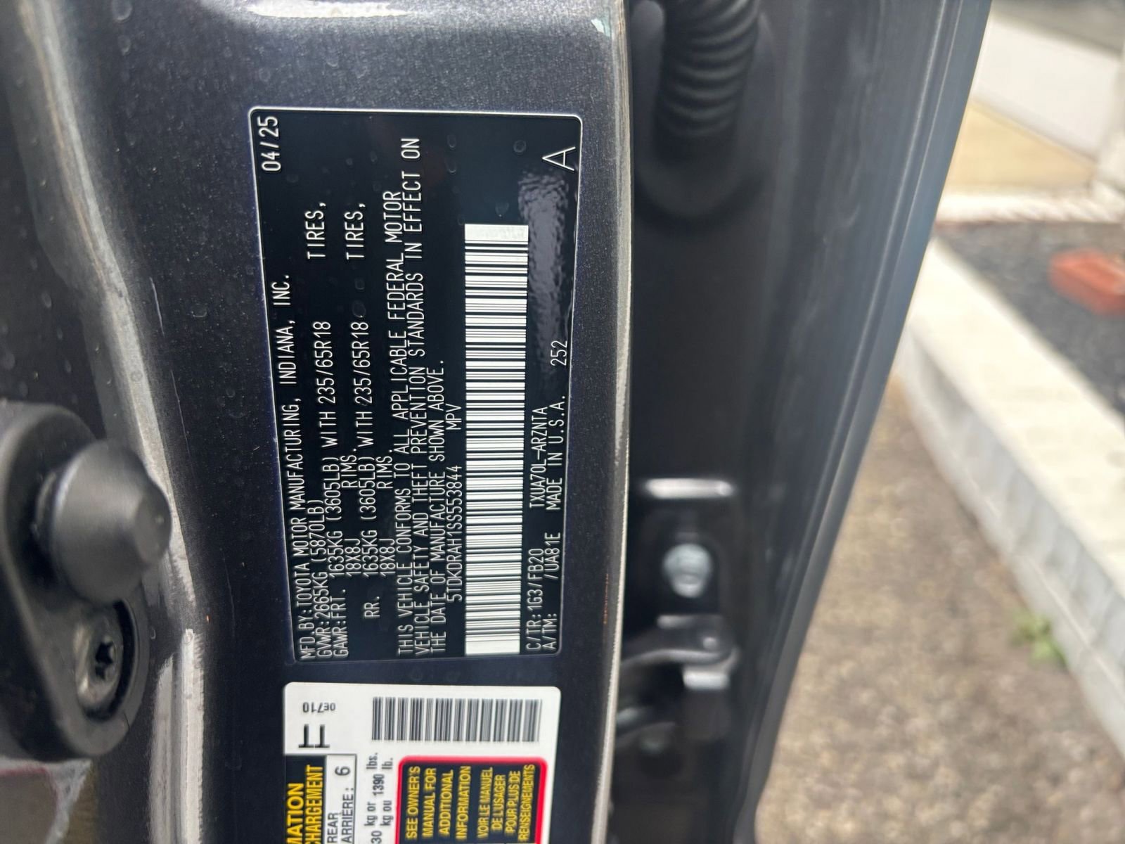 Used 2025 Toyota Highlander LE image 31