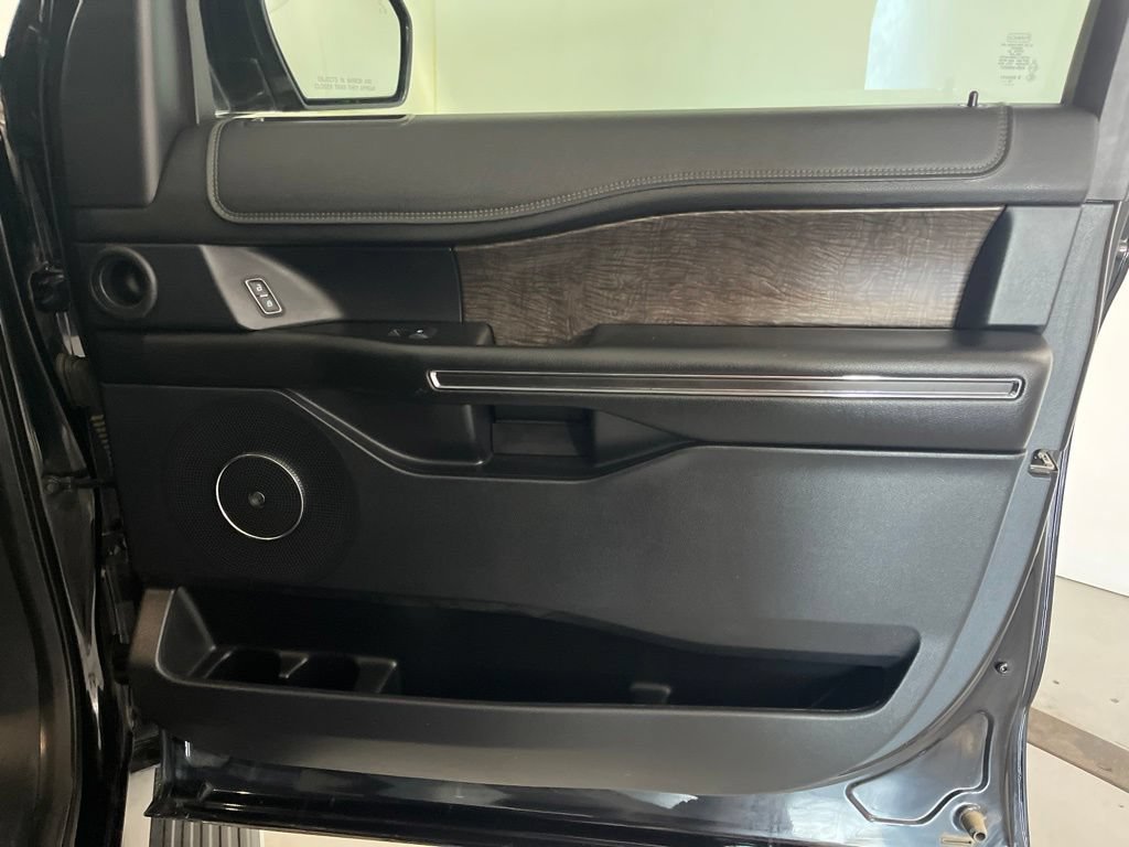 Used 2019 Ford Expedition Limited AWD/4WD image 31