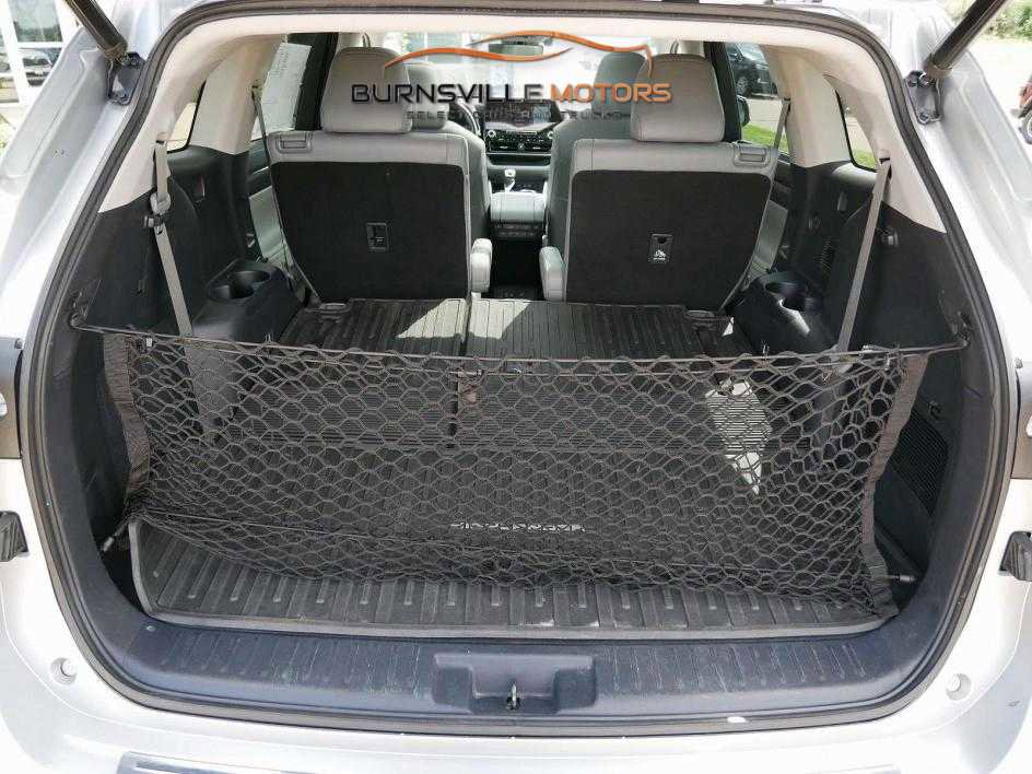 Used 2020 Toyota Highlander Platinum image 12