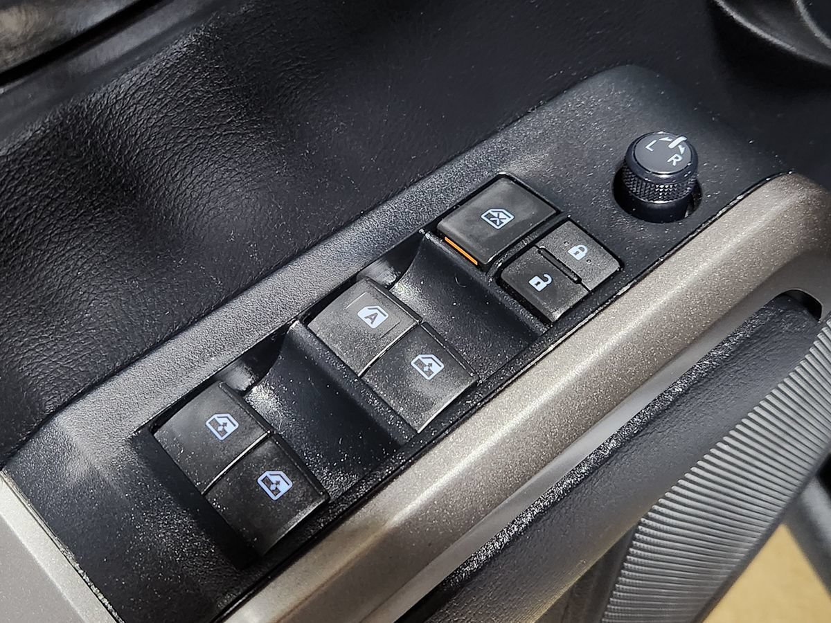 Used 2022 Toyota Tacoma SR5 RWD image 39