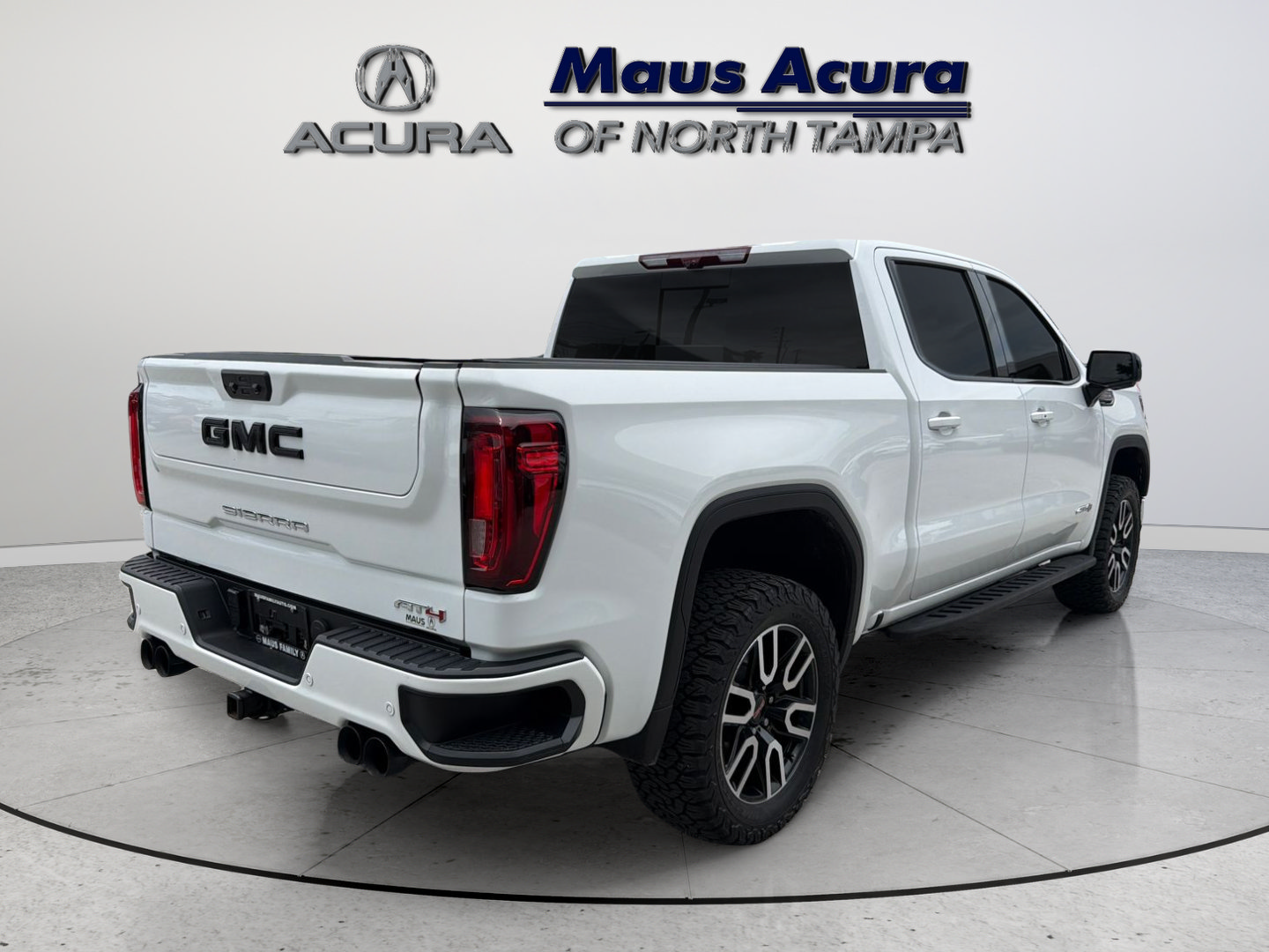 Used 2024 GMC Sierra 1500 AT4 w/ Technology Package AWD/4WD image 4
