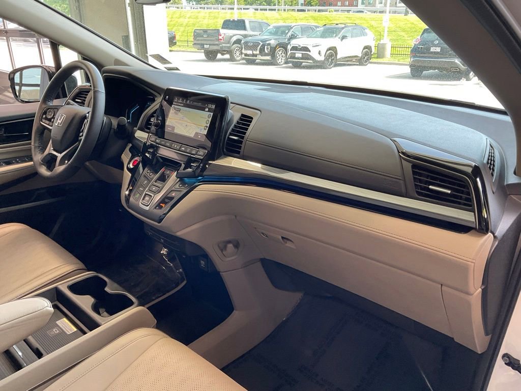 Used 2024 Honda Odyssey Elite image 18