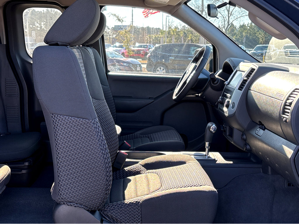 Used 2019 Nissan Frontier SV image 5